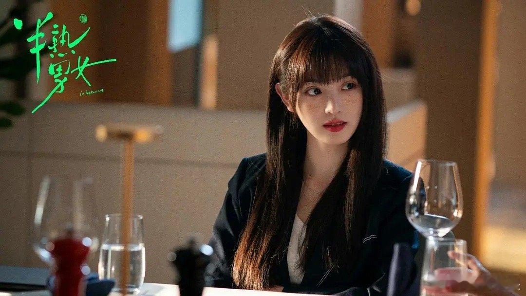 田曦薇会靠半熟少女上桌吗？ ​​​