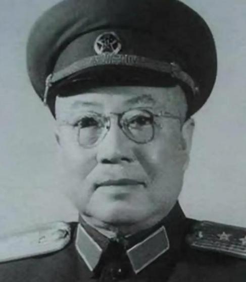 1946年，郭天民瞒着聂荣臻，把一万多该复员的老兵藏在了部队里，政委刘道生发现后