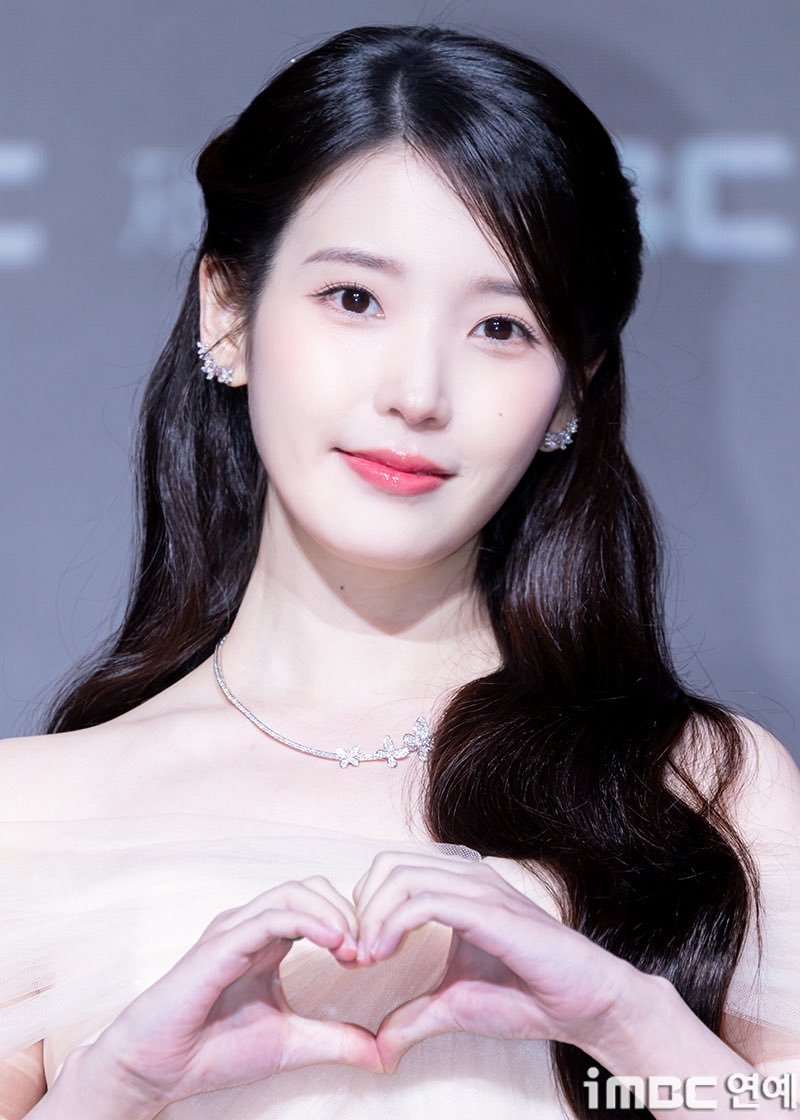 21世纪大君夫人IU、孔升妍 两位都很漂亮呢 