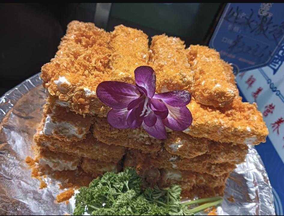 糖醋，琉璃，拔丝，糖霜，清炒，油炸冰激凌，香酥牛肉干，风干肉，四四席前面上的零食