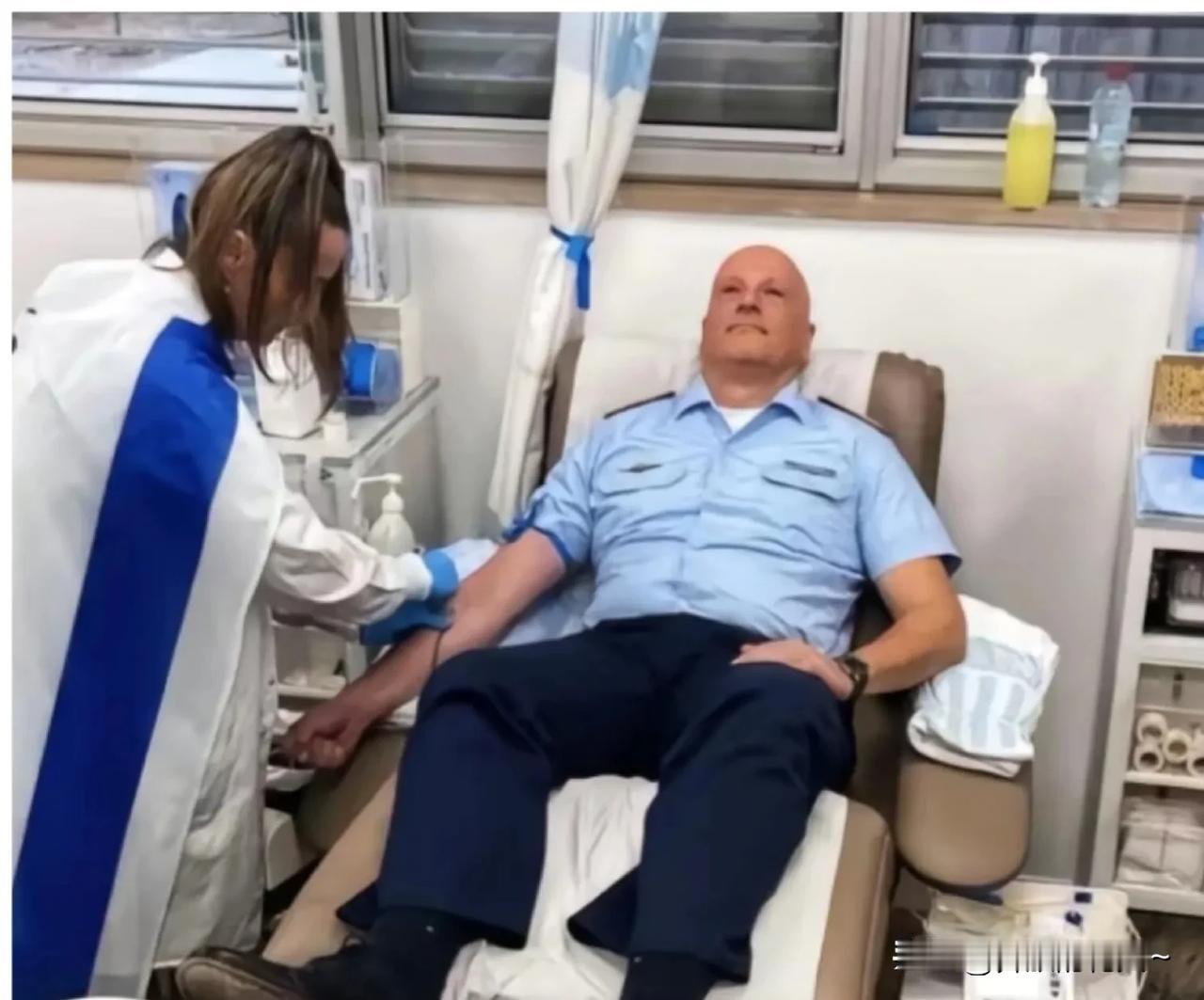 这张躺在医院采血的男子，身份可相当不一般，以媒为感谢他的善良之举，还特意给男子一