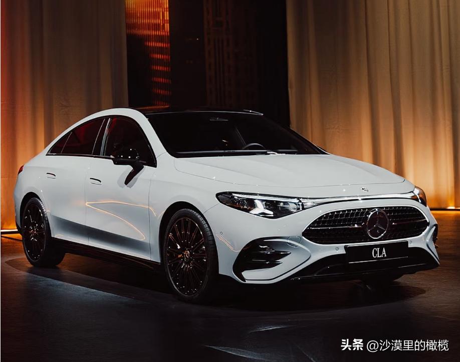 月销21辆，奔驰电车怎么了？豪华成了“自嗨”！
一辆全新上市的奔驰，上市的第4个