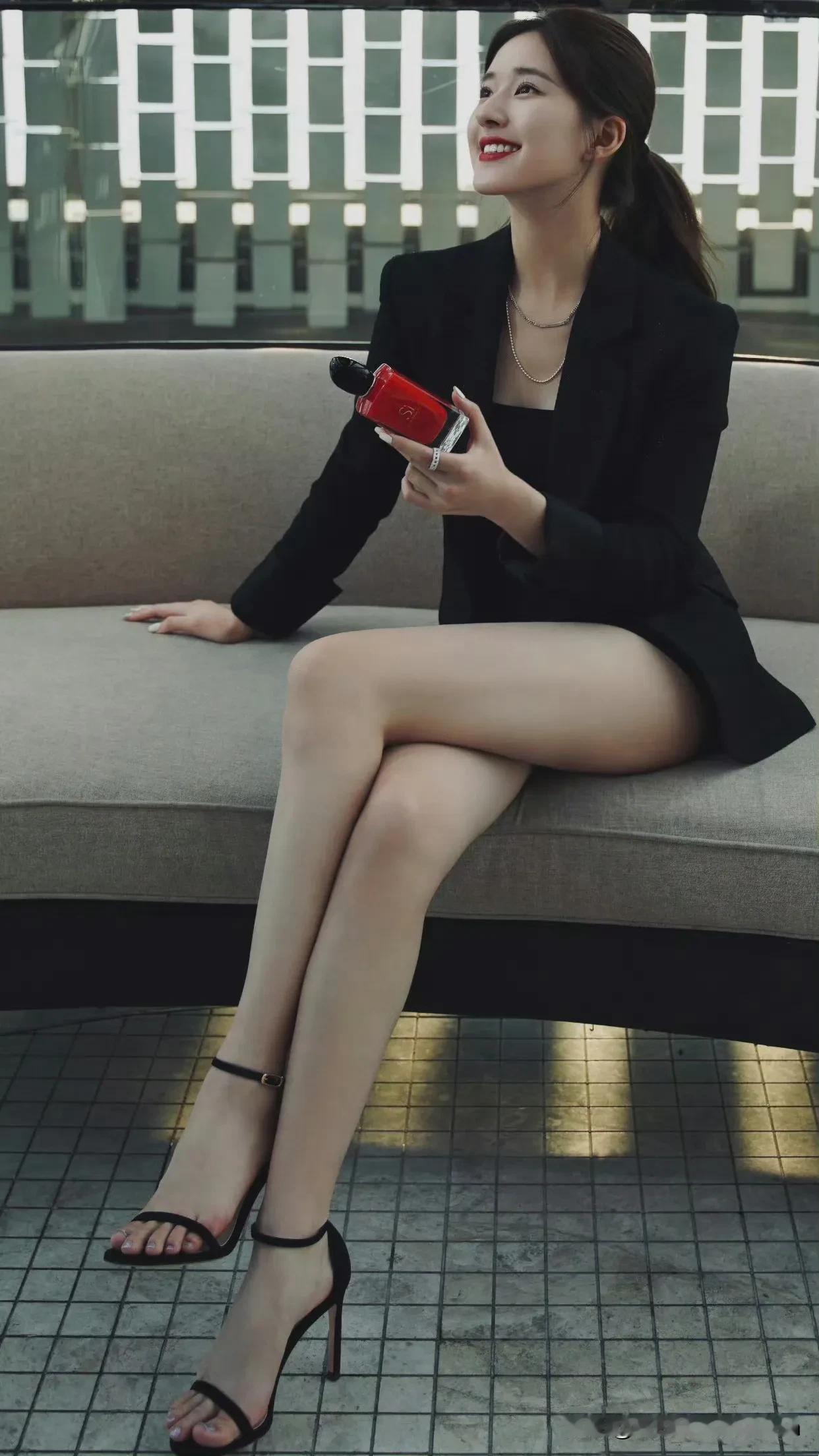 赵露思这算是大长腿吗？[来看我]