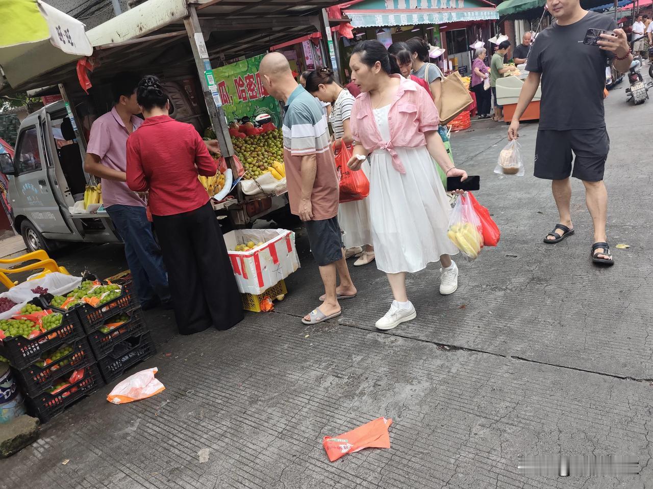 秋日生活打卡季买李子了。