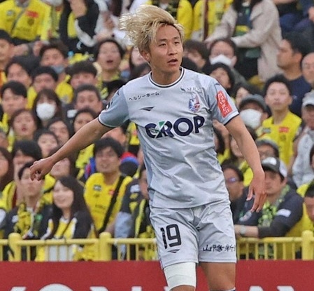 001日职 冈山绿雉vs柏太阳神（情报） 1、冈山绿雉本赛季的主场战绩惨淡，他们