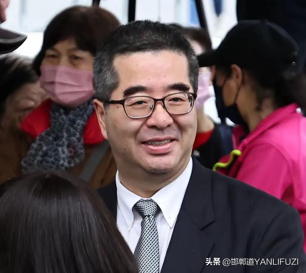 郑丽文有点乐观了！萧旭岑回应问题被送司法机关:合法！
3月23日，萧旭岑被马英九