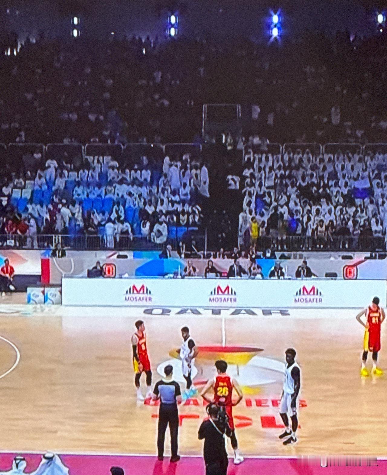 中国男篮世预赛第二阶段的比赛，客场83:57 大胜卡塔尔。
第二阶段开头不错，非
