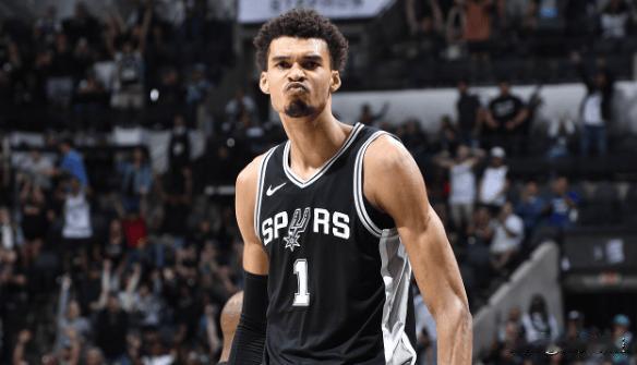 13天内三杀雷霆！！！这支马刺太横了吧

凌晨结束的圣诞大战，马刺以117-10