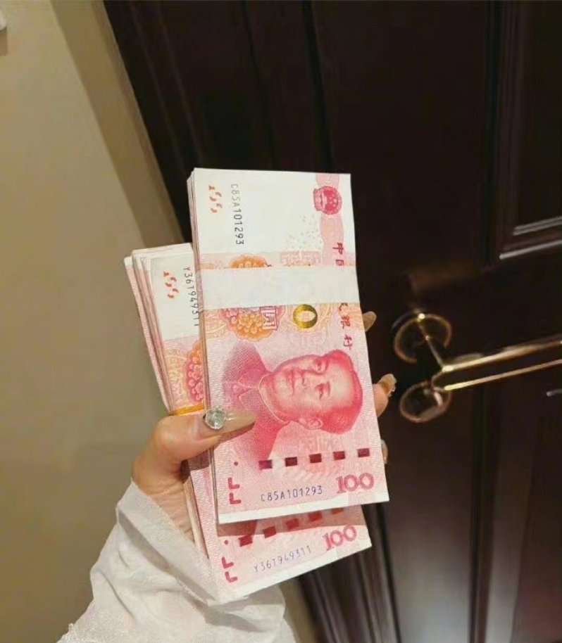 小大人 生活没有说明书 也不会指明方向 所以会走错很多路 但开心便足矣 . ​​