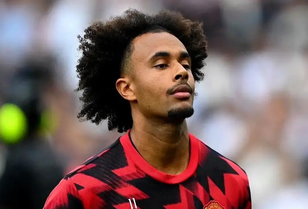 齐尔克泽的转会，罗马总监阿莫林终于松口了。
 
曼联锋线缺人缺到挠头，滕哈格急着