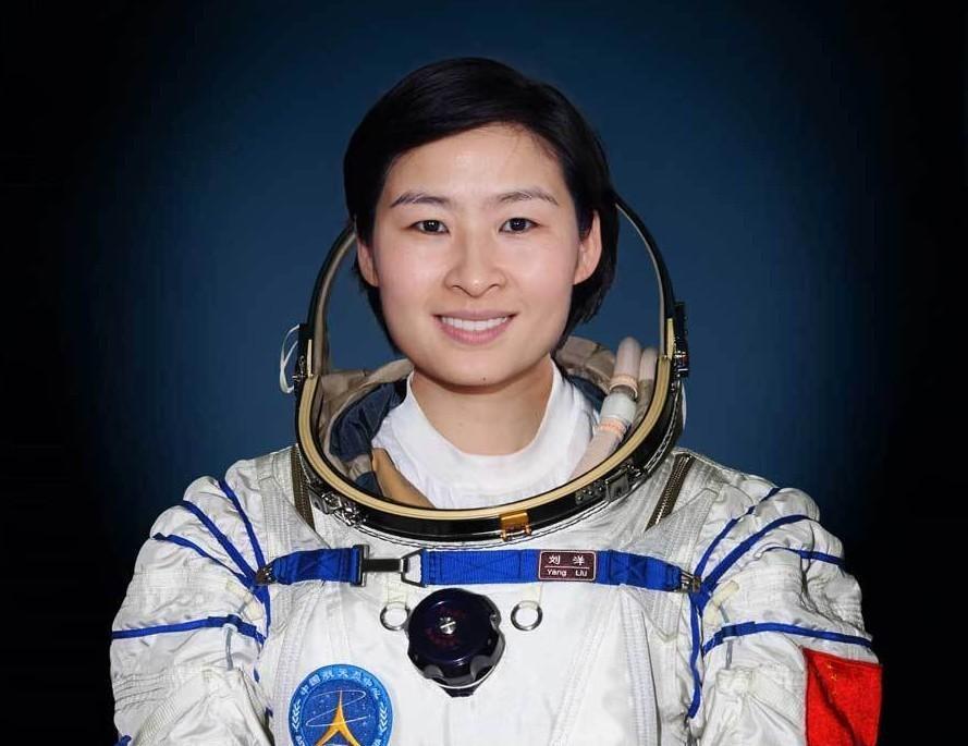中国首位女航天员刘洋出征前给丈夫留遗言，曾荣获三级航天功勋奖章
2003年10月