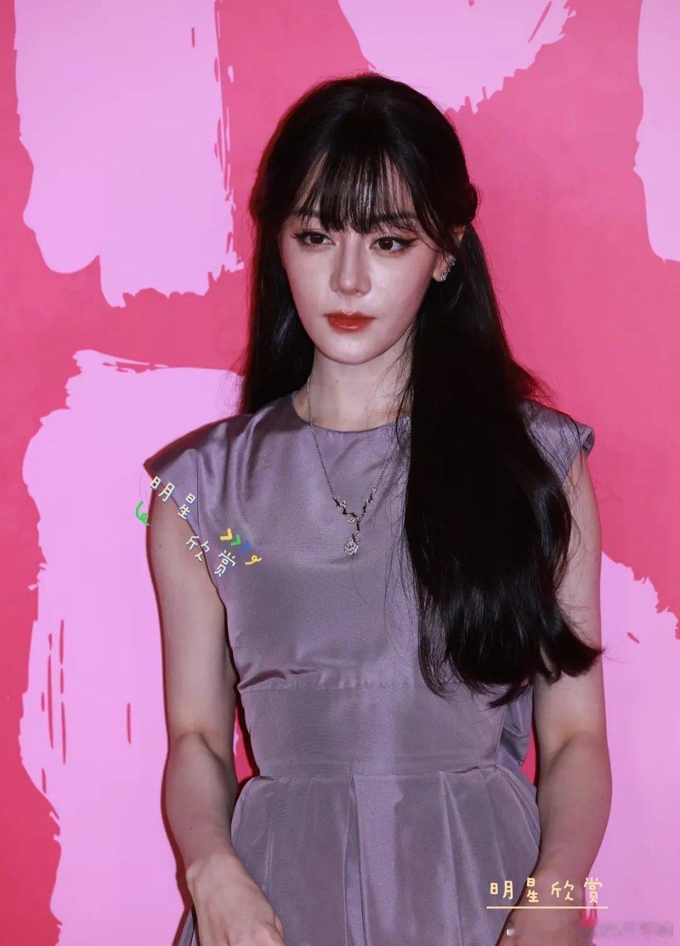 巴巴的这两套妆造咋样？ 