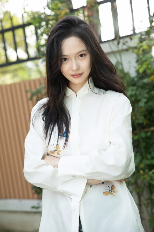🦋是谁的白衬衫女孩啊～