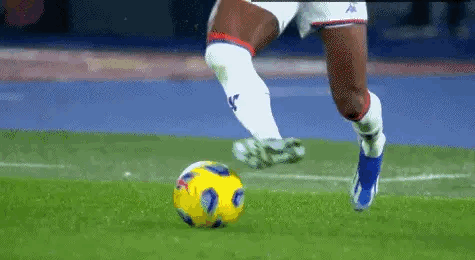 卢卡库的狠招！[泣不成声]真没有办法，实在是太狠了，还有谁能顶住200斤推土机？