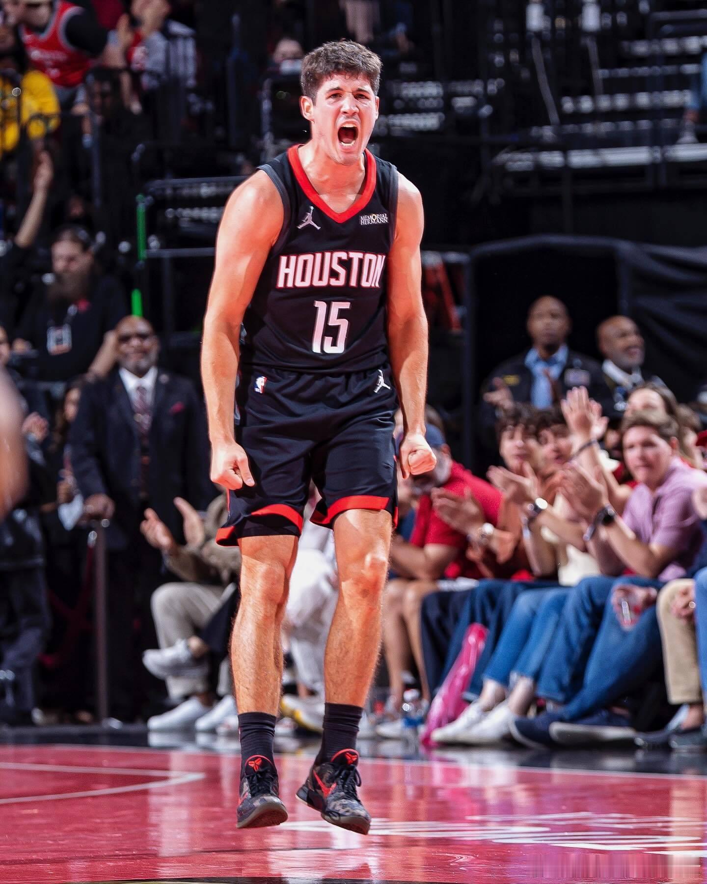 明天11点火勇大战，大伙评论区预测一下谢泼德明天的得分，随机抽一位小伙伴送出NB