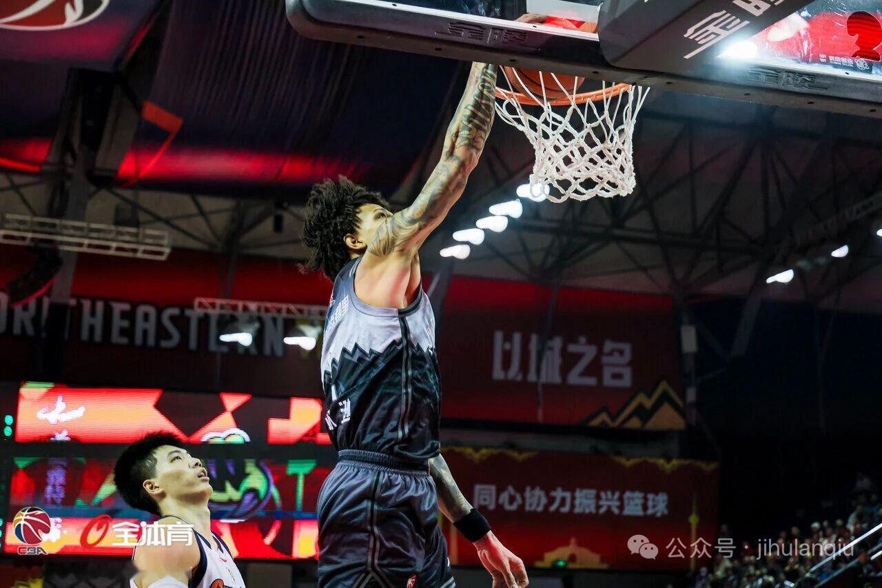 cba 广东与吉林打出一场对攻大战：奎因42分赛季新高威尔逊35分赛季新高姜伟泽
