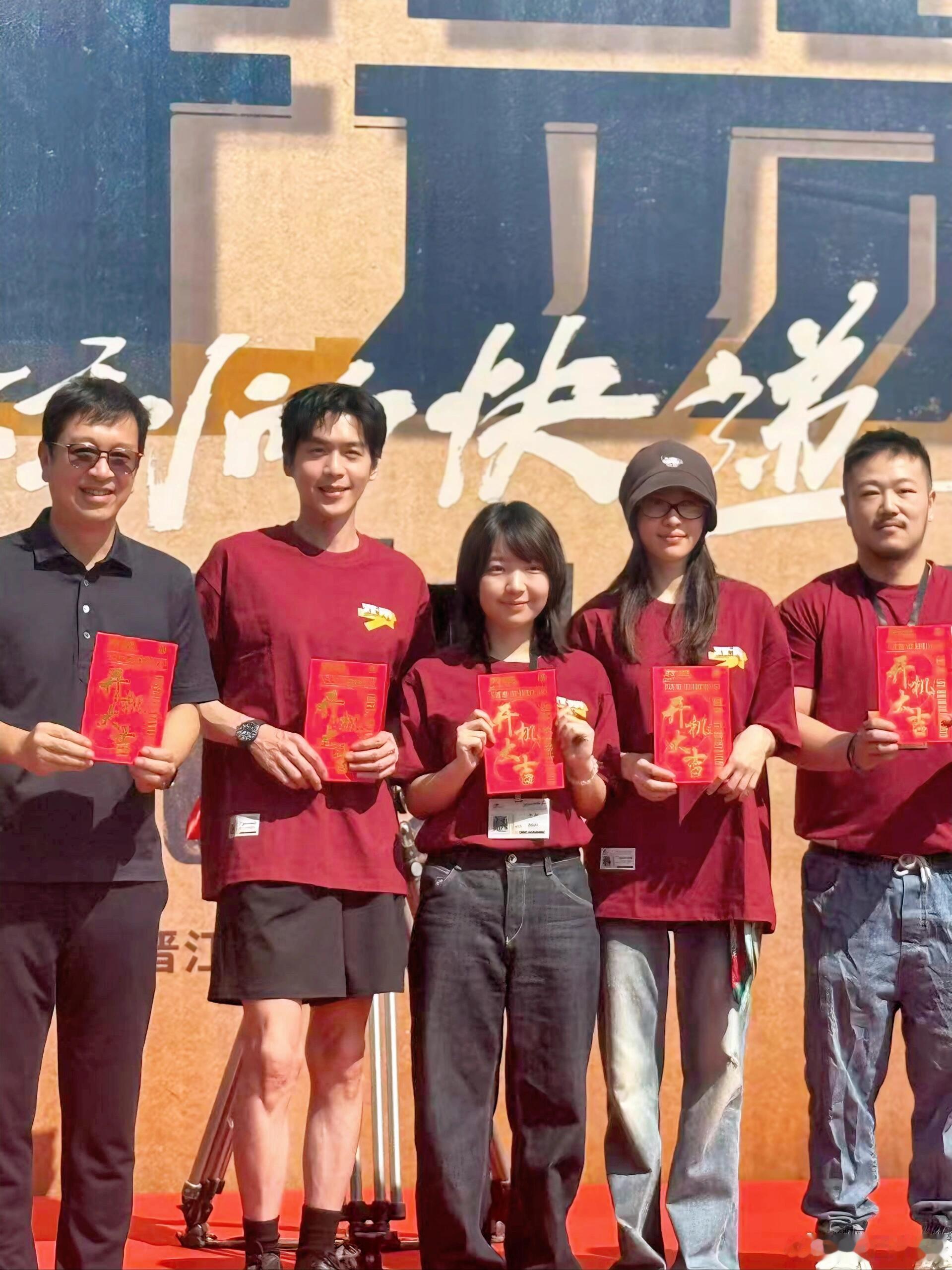 《开端》开机！厦门循环结界已开启《开端》团队带着“循环宇宙”来厦门了这次不炸公交