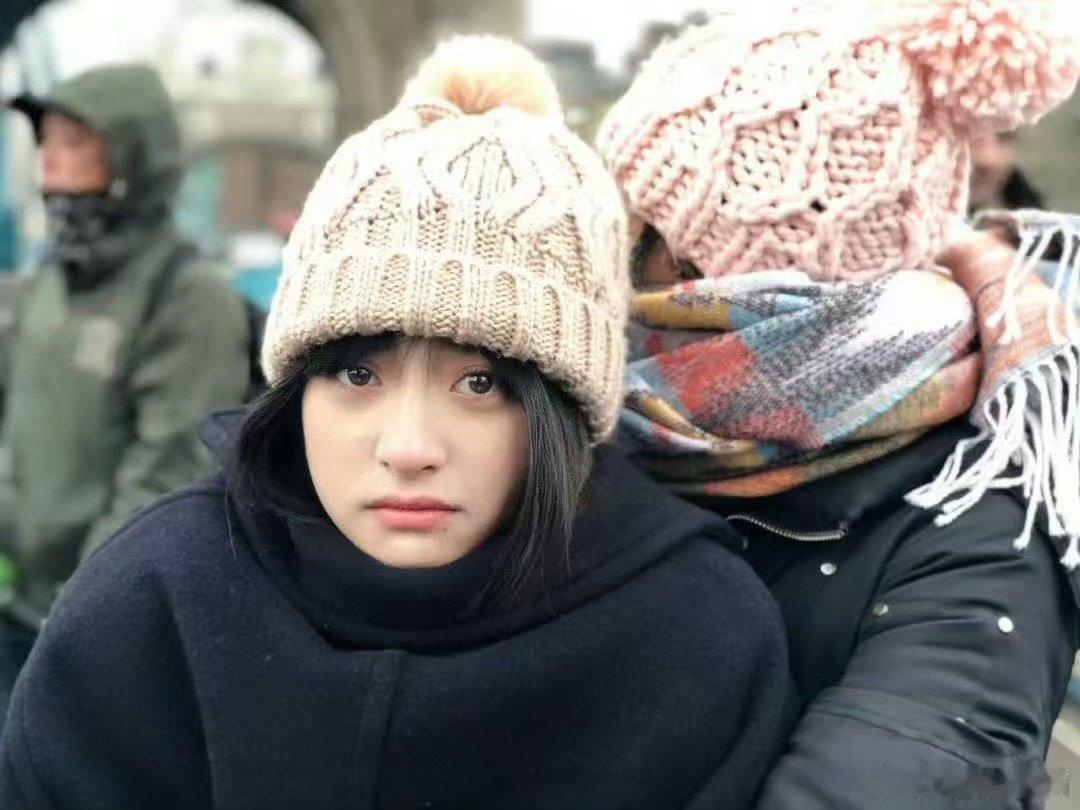 沈月沈笔马良亲爱的客栈沈笔马良名副其实，沈月随手一画都超好看，难怪得到客人的真心