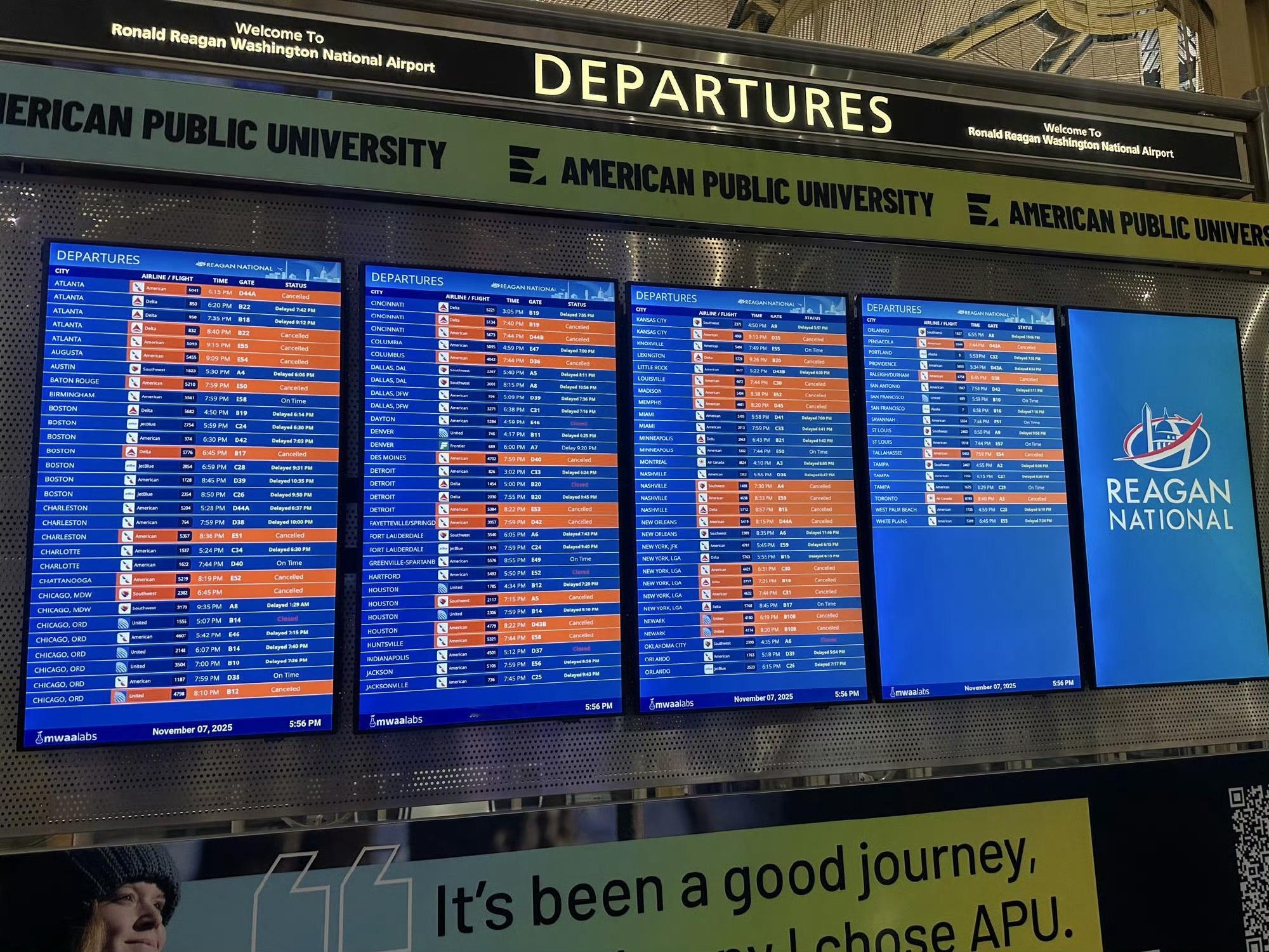 美国政府40天停摆已引发连锁经济危机，高盛测算其导致GDP下滑1.5%，财长预警