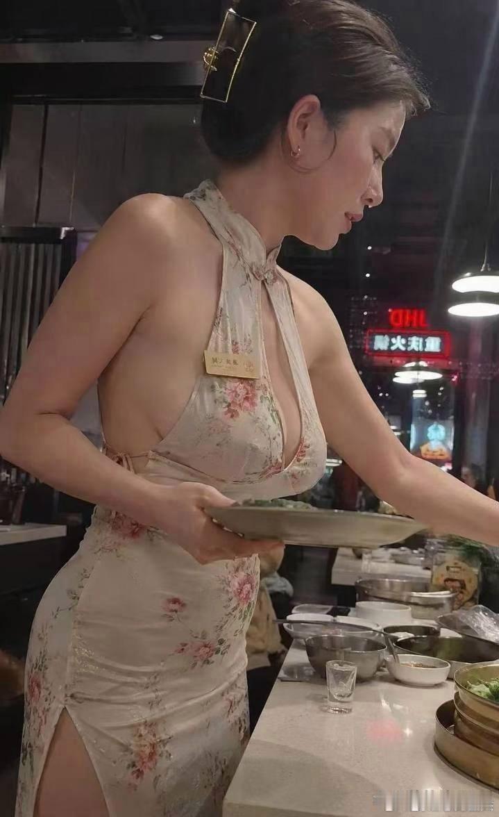 现在的餐厅卷成这样吗？