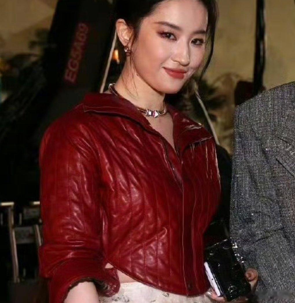 腰上肉肉免费了[流鼻血] ​​​