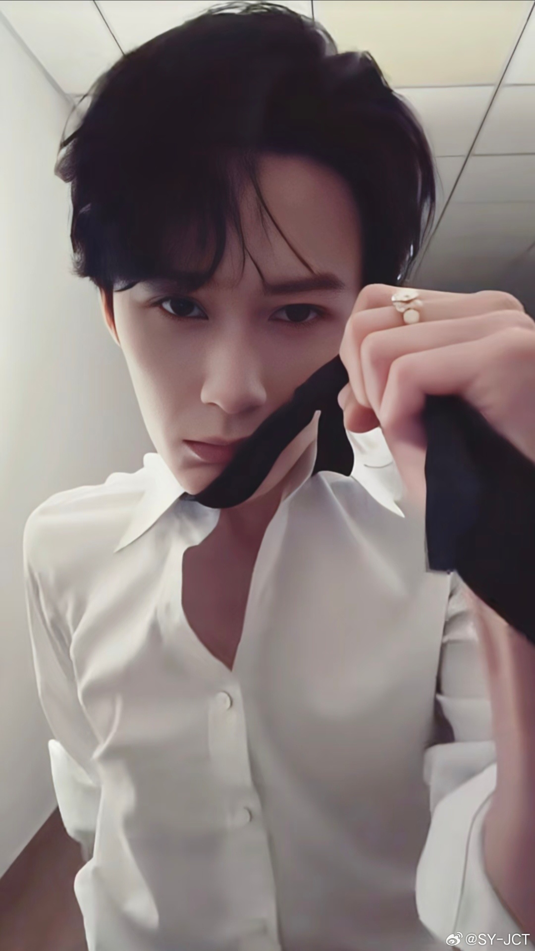 檀健次翻跳第三个吻痕檀健次版第三个吻痕    顶级魅魔檀健次又cha了手势舞《第