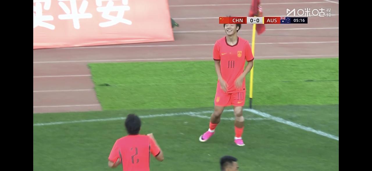 中国U17男足今晚暴露出比较多问题，但这个是好事

首先是态度，整个上半场给我的