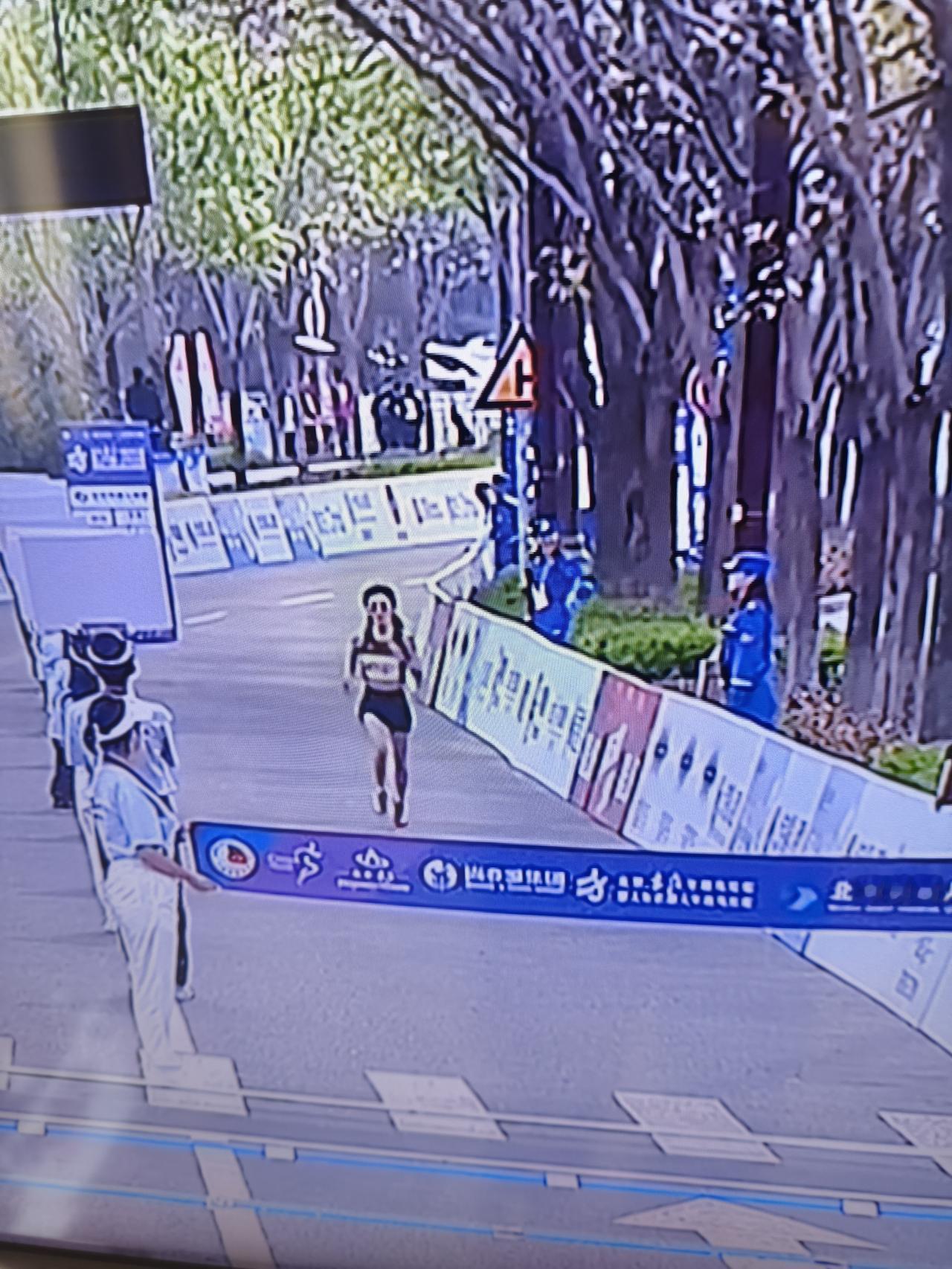 王晓霞，39岁，北京亦庄半马第一名，不得不佩服她的身体素质真好！