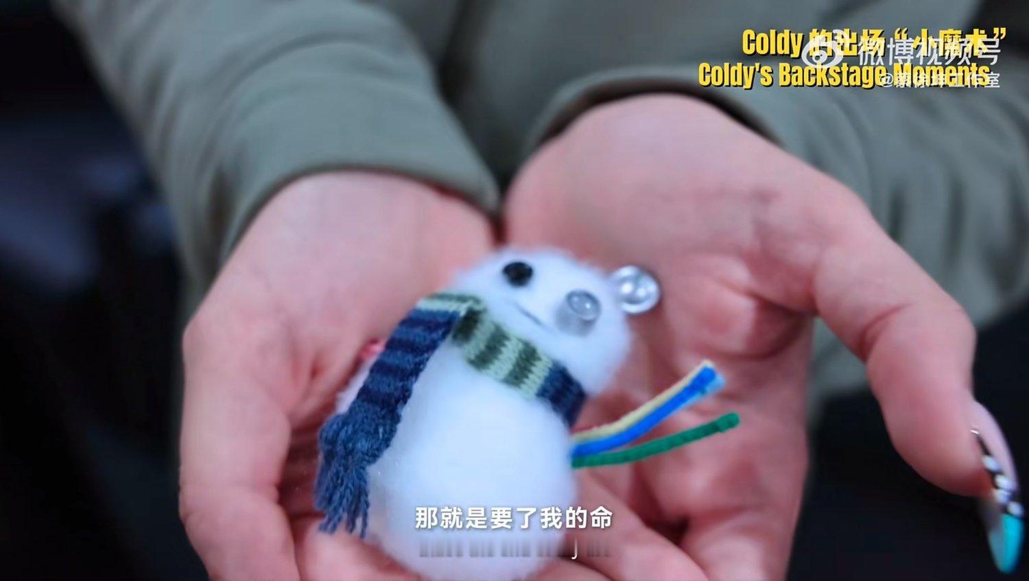 猫耳朵怎么比划的，快教教他！！啊啊啊啊，给我脸都笑歪了！怎么这么甜啊！“If s