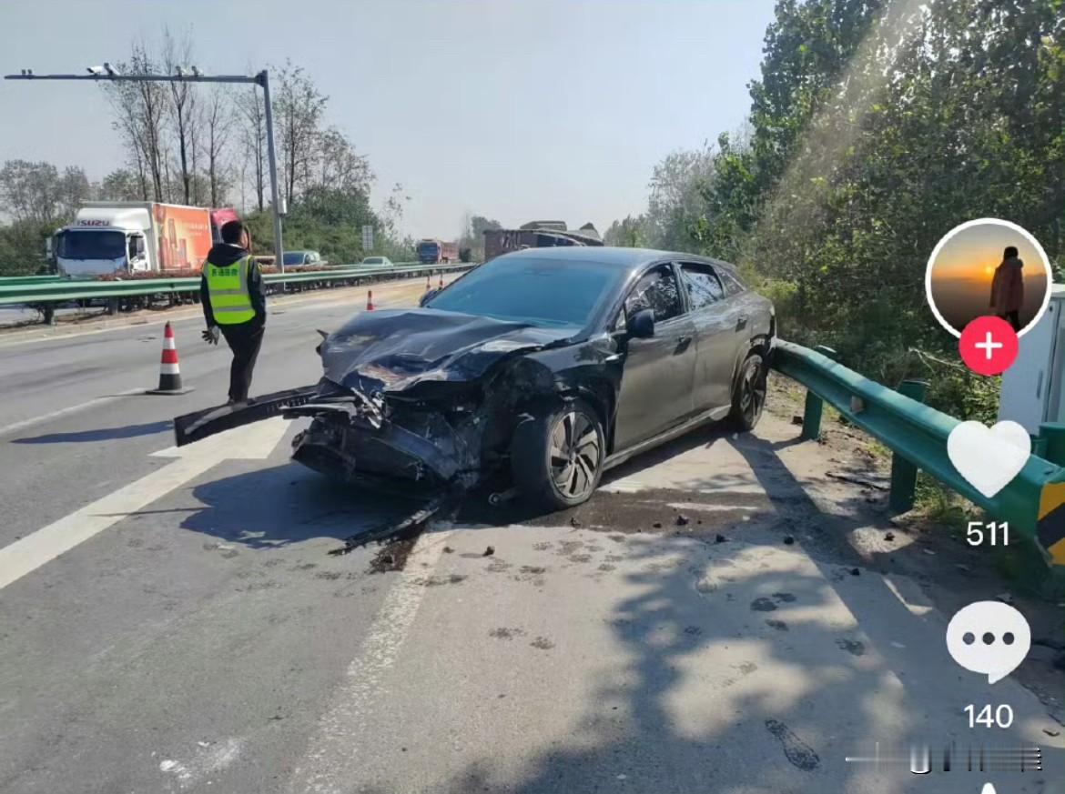 比亚迪海豹07车主：“安全气囊全打开，车窗自动下降，感谢比亚迪救全车三个人，撞成
