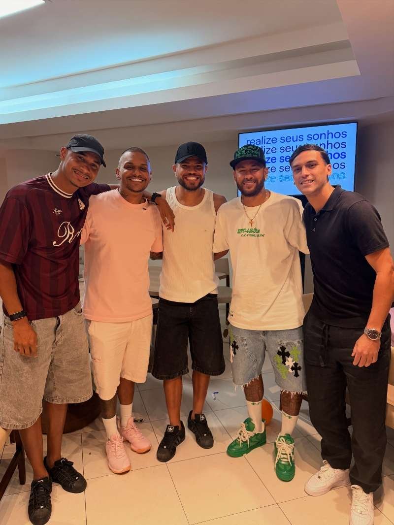 neymar 最新合影内马尔