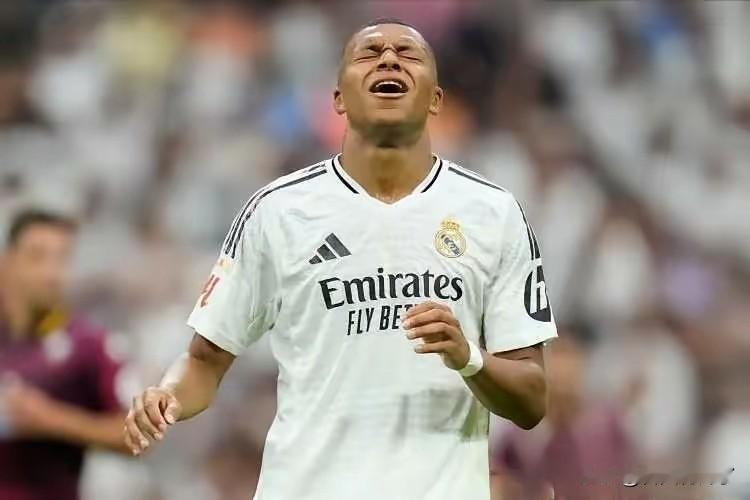 姆巴佩的心拔凉拔凉的。

欧冠两回合1/4决赛，皇马被拜仁双杀，4-6遗憾出局，