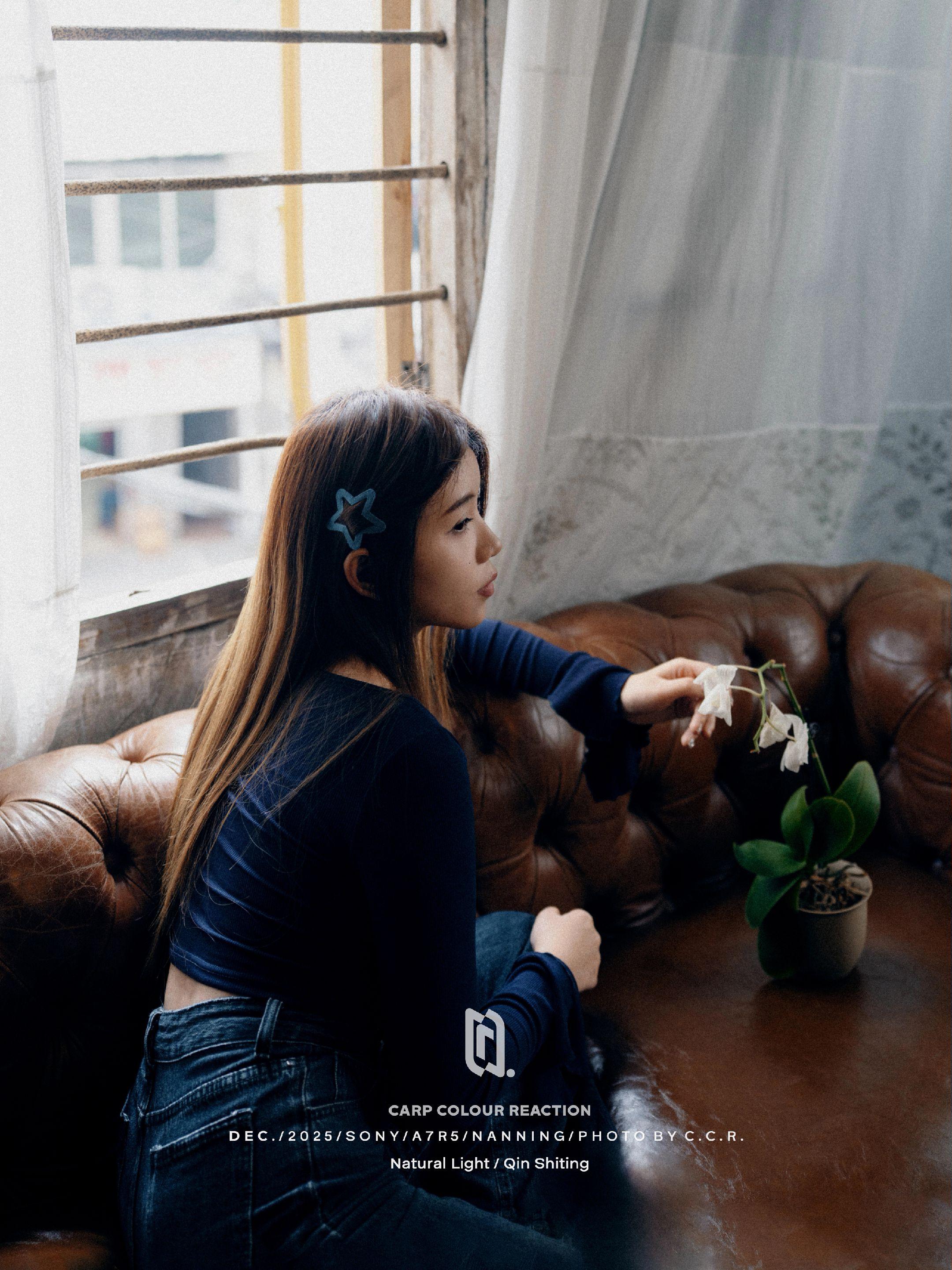 利用好窗户是情绪片的关键！用好窗户，就是把光线、构图、人物和内心情感进...