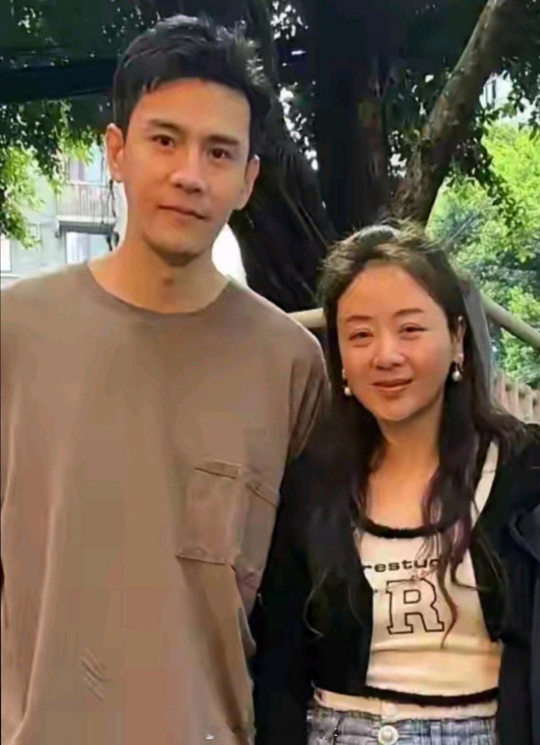 经超娶了二婚比他大6岁的小李琳。现在小李琳看着像比他大16岁。 