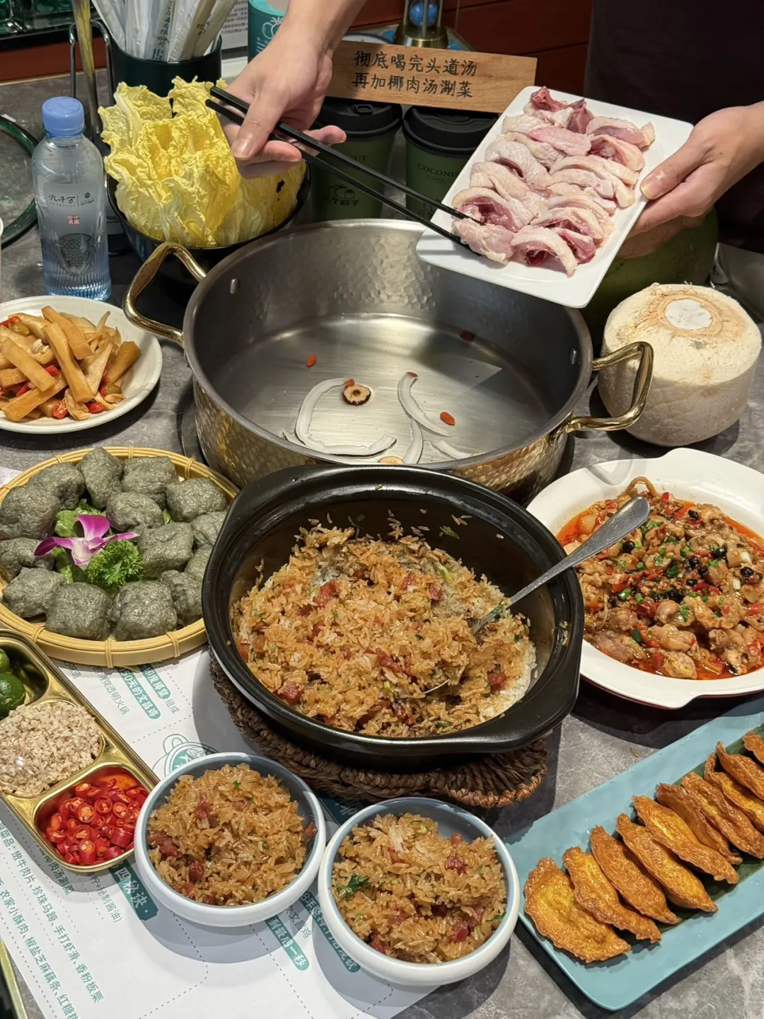 谁懂啊！在南宁挖到超正宗的现砍椰子鸡🍃 就是这家三个椰子，不用飞去海...