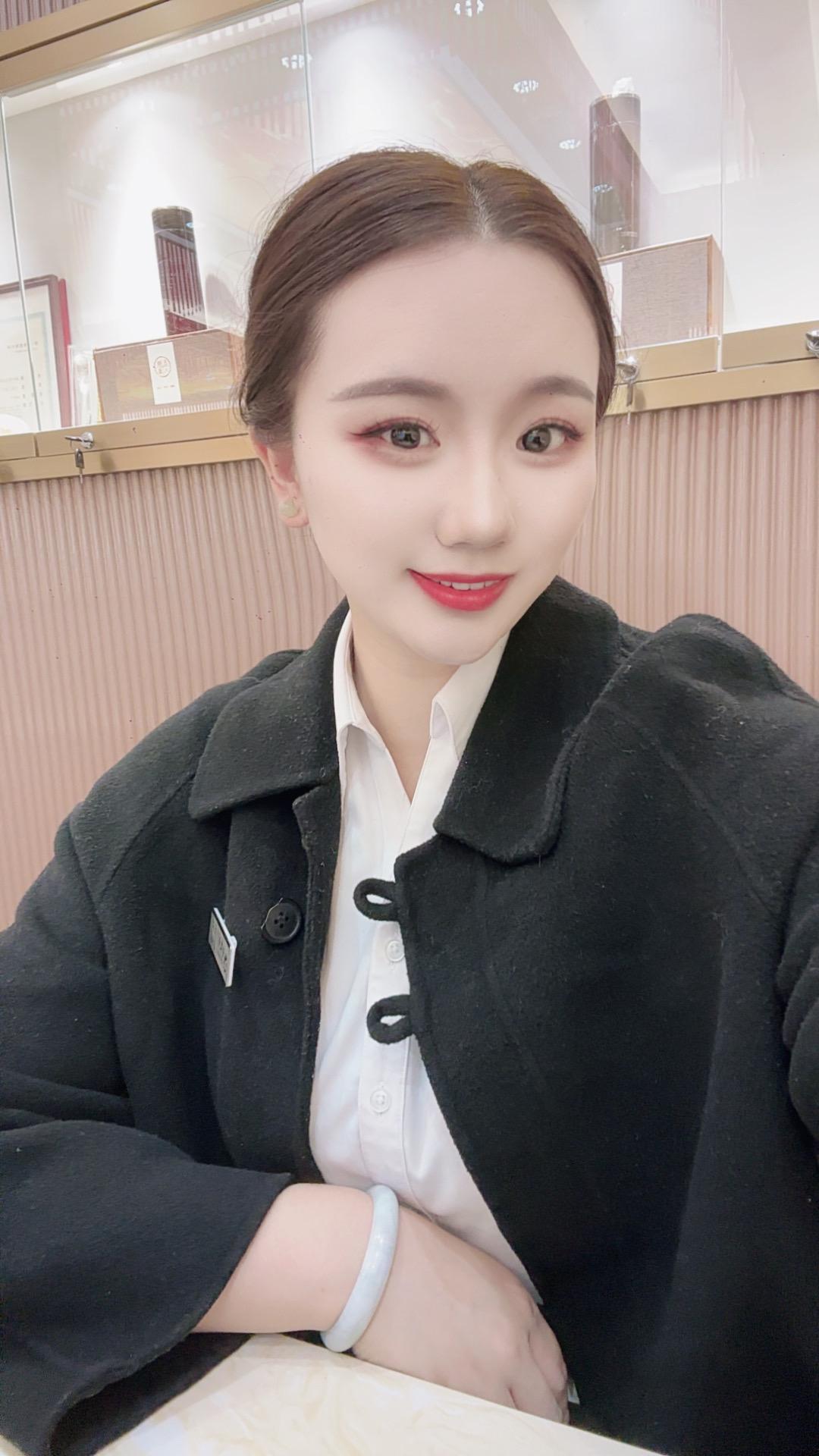 不盼望，不希望， 慢慢接受了所有，  晚风吹人醒，万事藏于心。