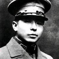 提起张学良，绕不开两个足以改写中国近代史的关键节点——东北易帜与西安事变。这位出