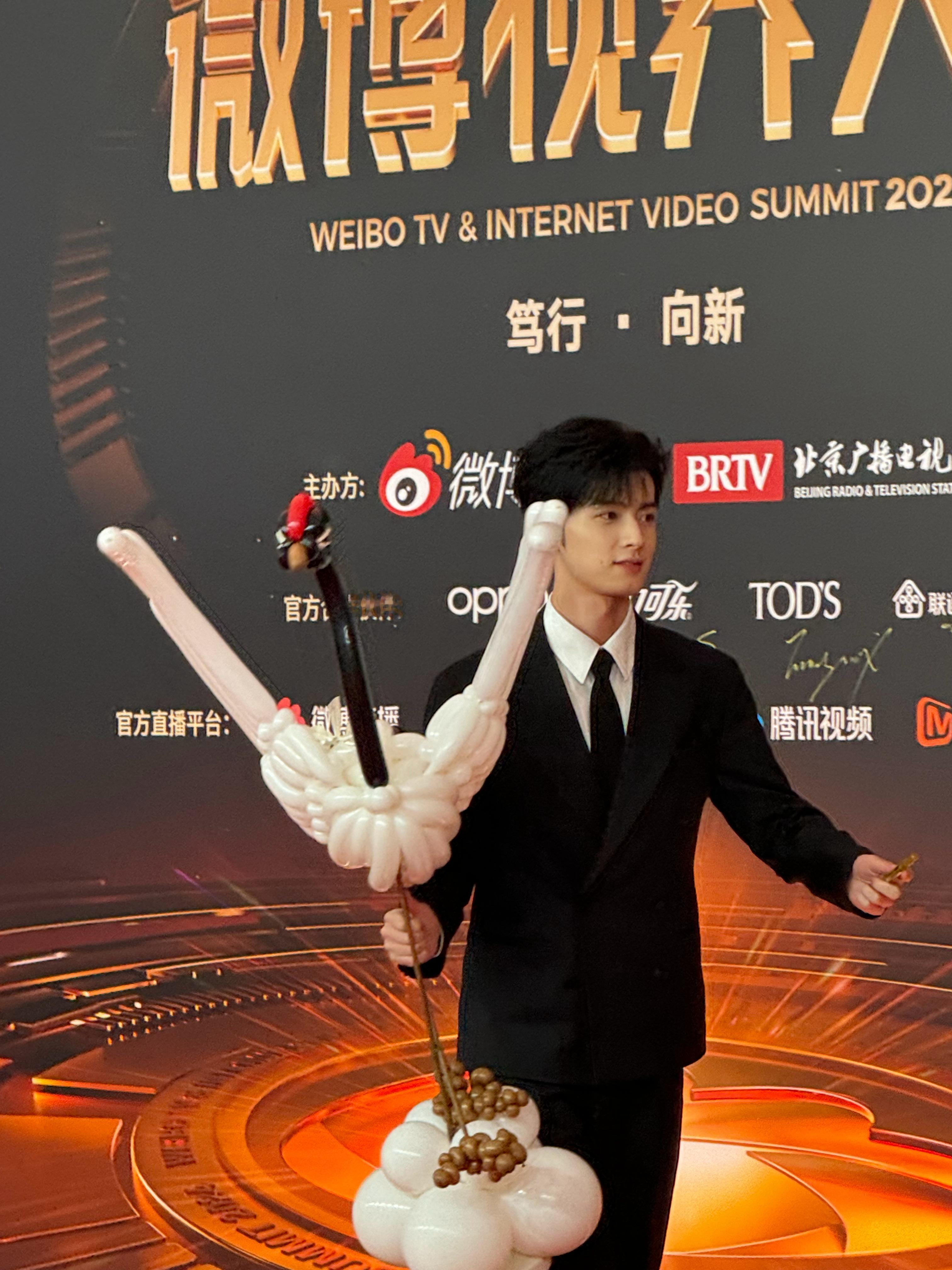 陈鹤一好帅[苦涩] ​​​