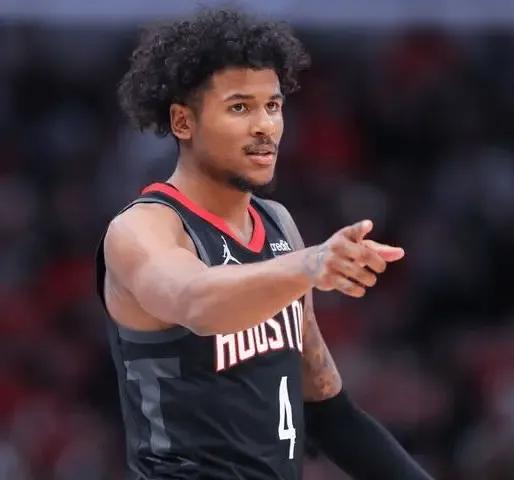 火箭118：109太阳，个人随笔
范大头用或许是近几场最高效的表现带领这这帮年轻