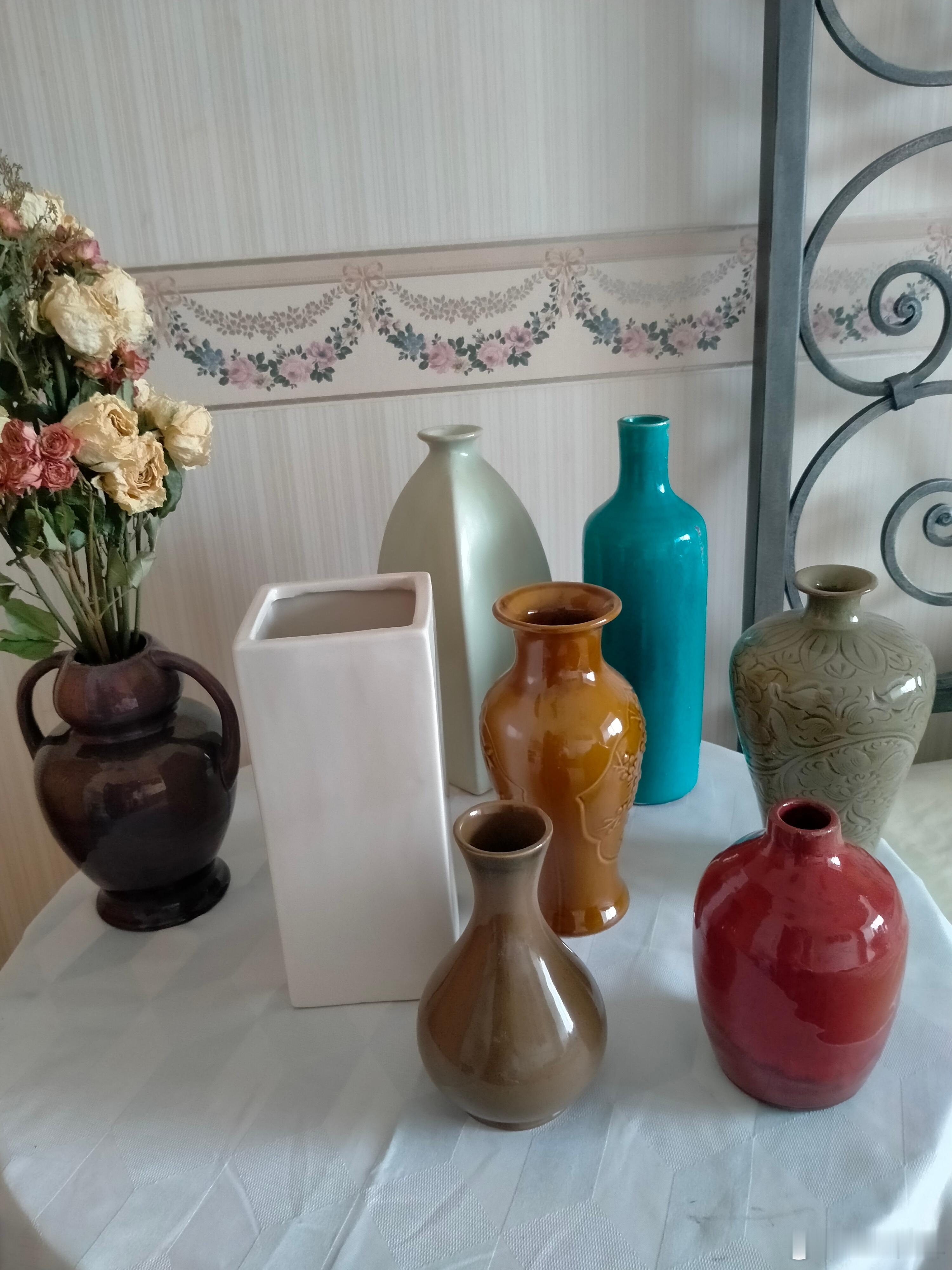 每周鉴赏收藏精品之定窑白釉四方瓶        焚香插花在宋代是上流社会的雅好。
