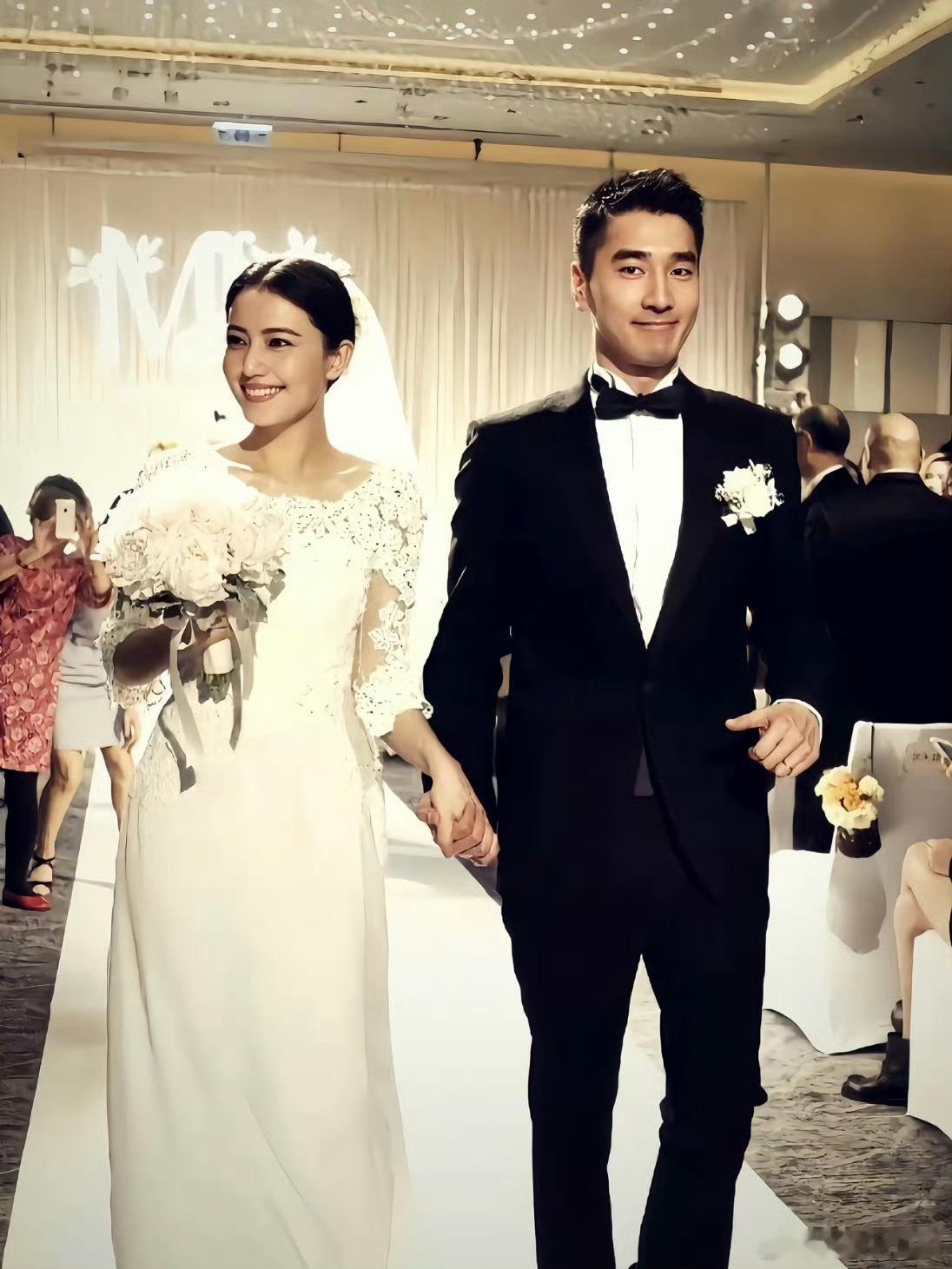 娶了高圆圆 搂了易烊千玺赵又廷挺有意思的啊哈哈哈“你有本事你来啊”不仅抱得国民女