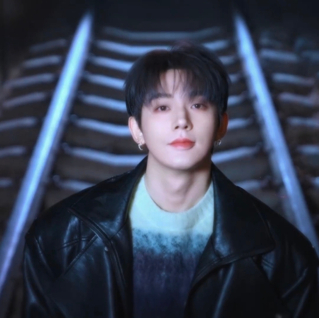 是皮衣顺毛为啊啊啊啊来自情人节的表白💌💌💌BGM上大分！！！  