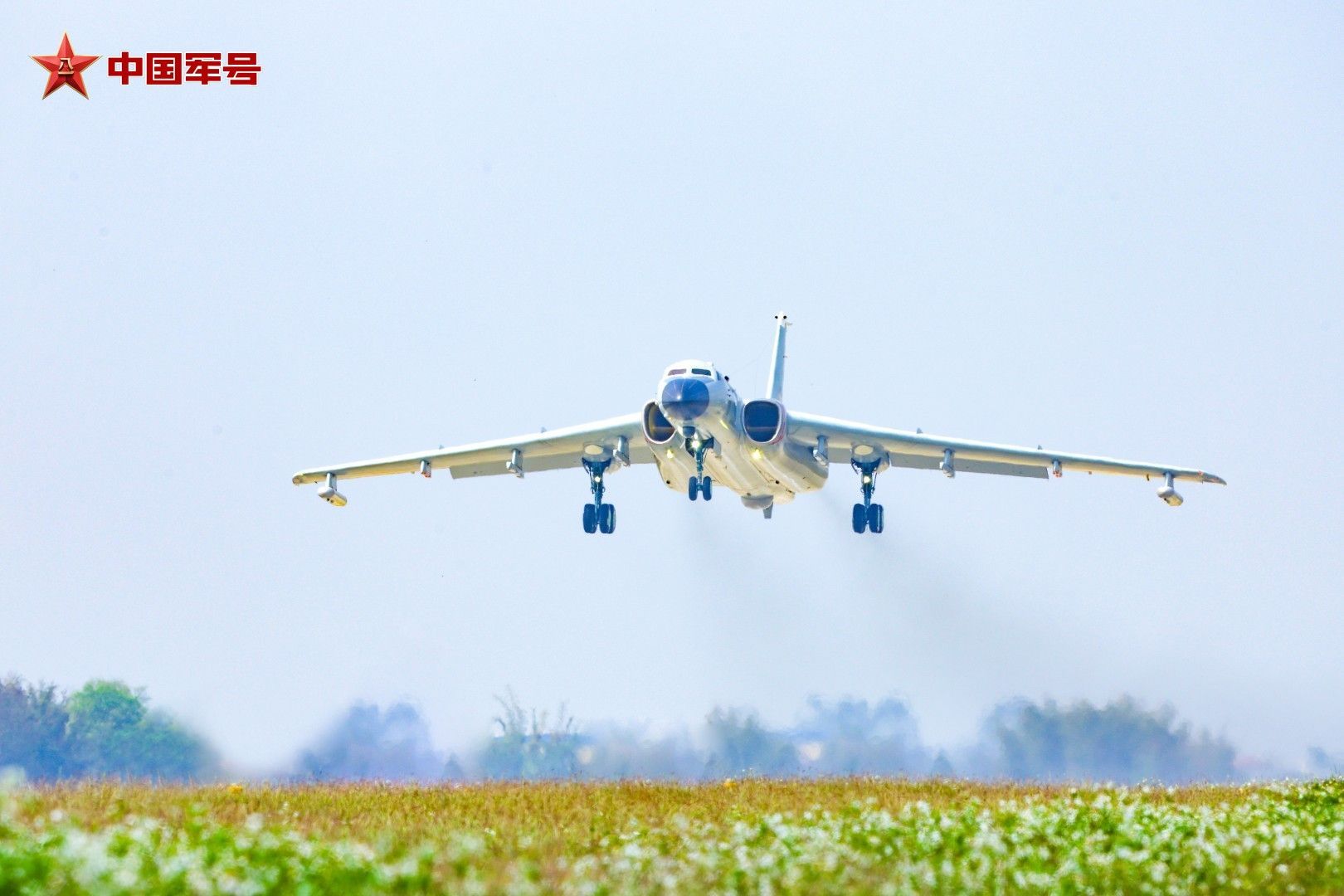 每天认识一件兵器南部战区的轰6J 