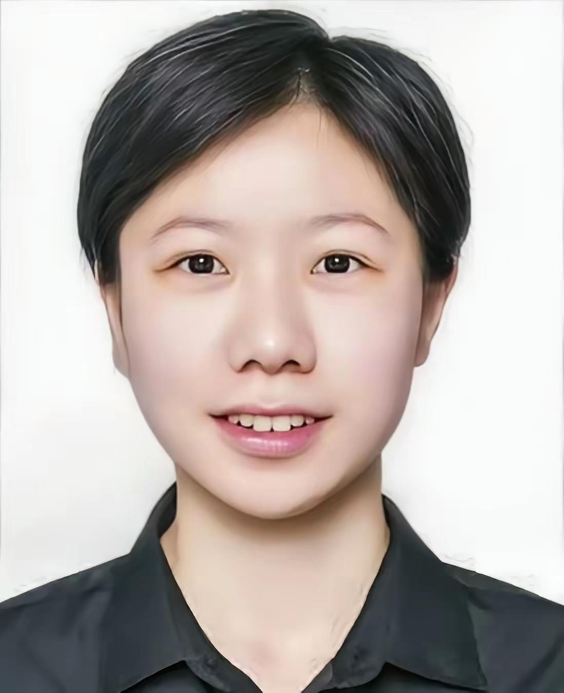 [月亮]1994年，太原公厕旁，58岁的拾荒老人高占仙，捡到了一个左臂残疾、被遗