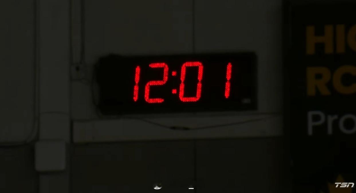 比赛从当地时间9点打到12点还未结束，持久战 