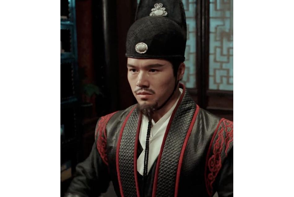 1415年，朱棣召新入宫的小贡女侍寝，发现她早已不是处子。朱棣大怒，一脚将她踹下