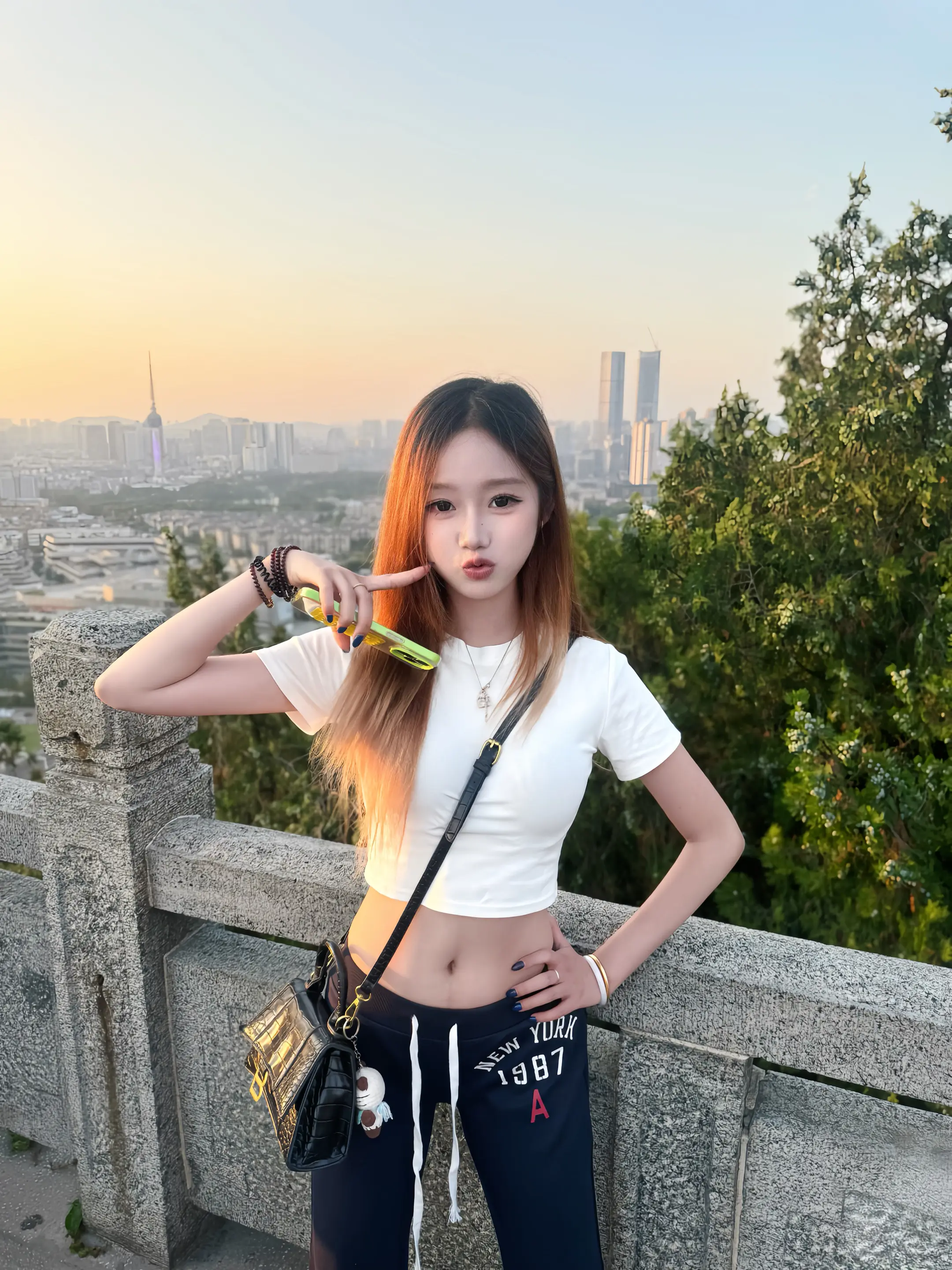 还是别出现在我的镜头里了 不然两个人的图p的太麻烦了