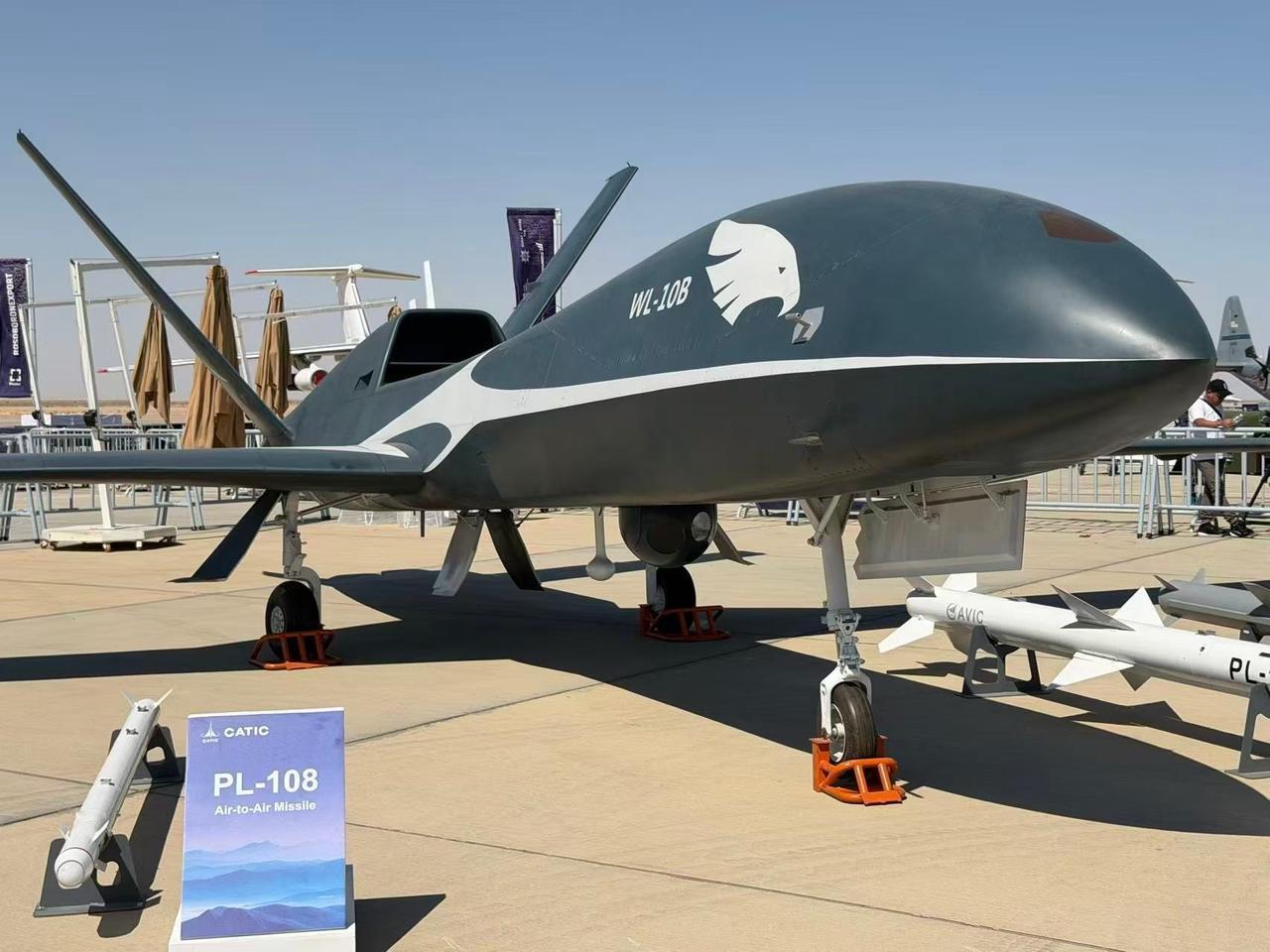 2026埃及阿拉曼空展的中航工业的展区，展示了全套中国航空装备——歼-10CE战