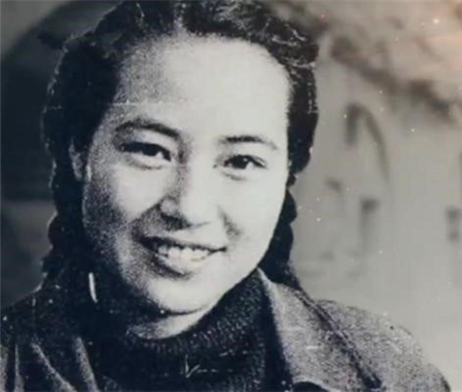周苏菲（1919年5月19日-2023年12月12日），出生于浙江舟山，原名周素