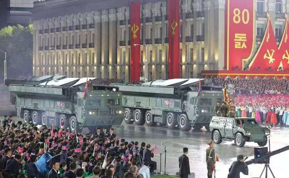 朝鲜军事实力被严重地低估了！
 
说白了，现在很多国家觉得美国长期以来对朝鲜进行